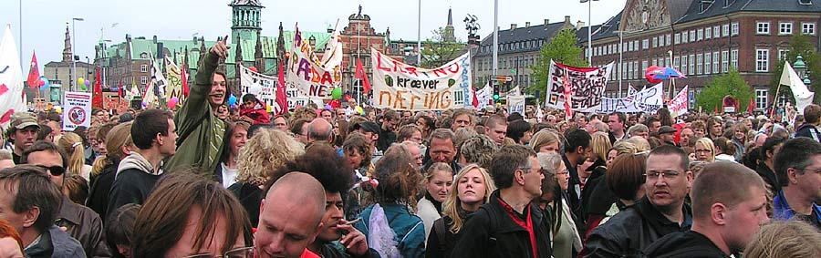 ...som det gentagne gange blev sagt fra scenen, s� var det fantastisk at skue ud over det store menneskehav!